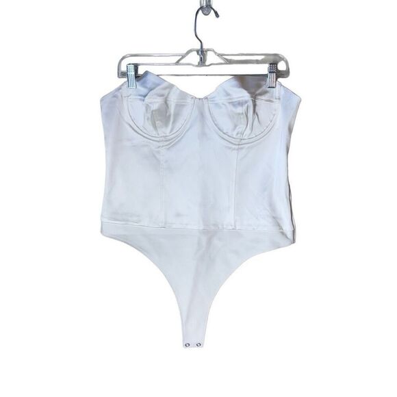 H:ours REVOLVE Tabitha Bodysuit in White Satin Corset Look XL - Picture 6 of 12